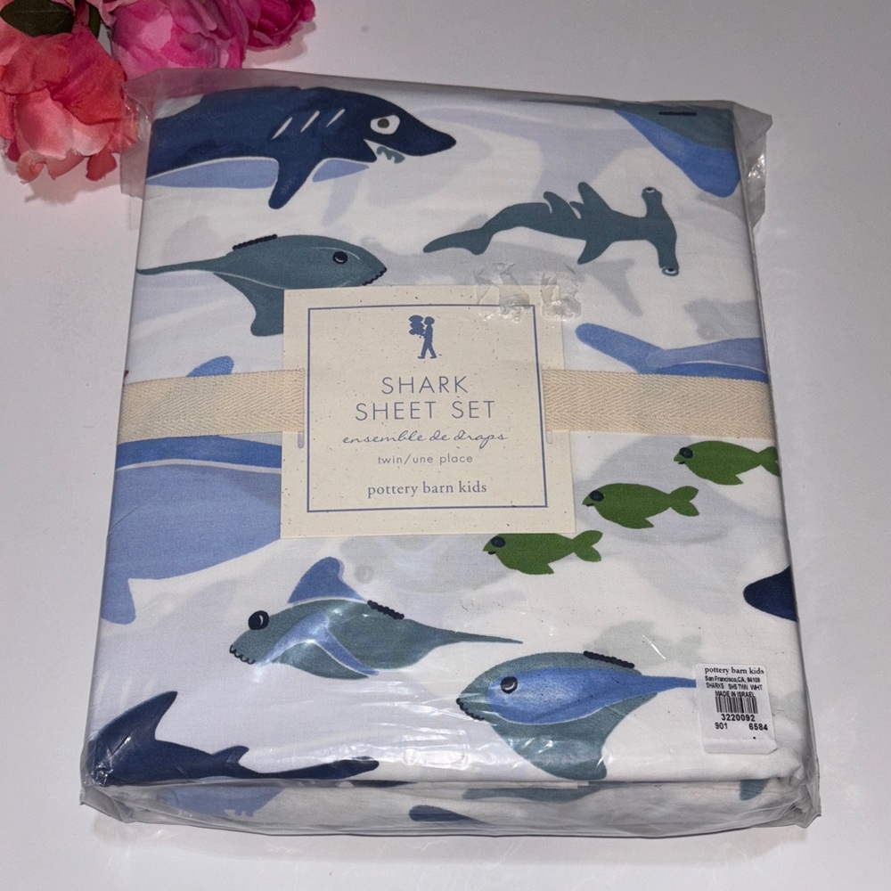 Pottery Barn Kids Sharks Sheet Set TWIN NEW